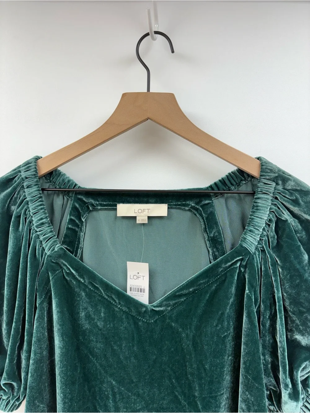 NWT Ann Taylor LOFT Velvet Puff Sleeve Sweetheart Pullover Blouse Emerald XS